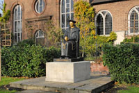 statue of Thomas More