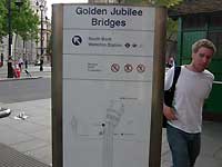 Sign of Golden Jubilee Bridges /FX33