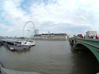 Westminster Bridge と Westminster Millennium Pier /S2 Pro