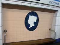 Victoria駅ホームのシンボル