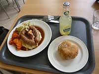 Cumberlan Sausage Horseshoe and Onion Graby with Vegetables and Potatos /Lumix FX33