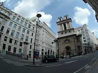 St Mary Woolnoth between King William St and Lombard St /S2 Pro
